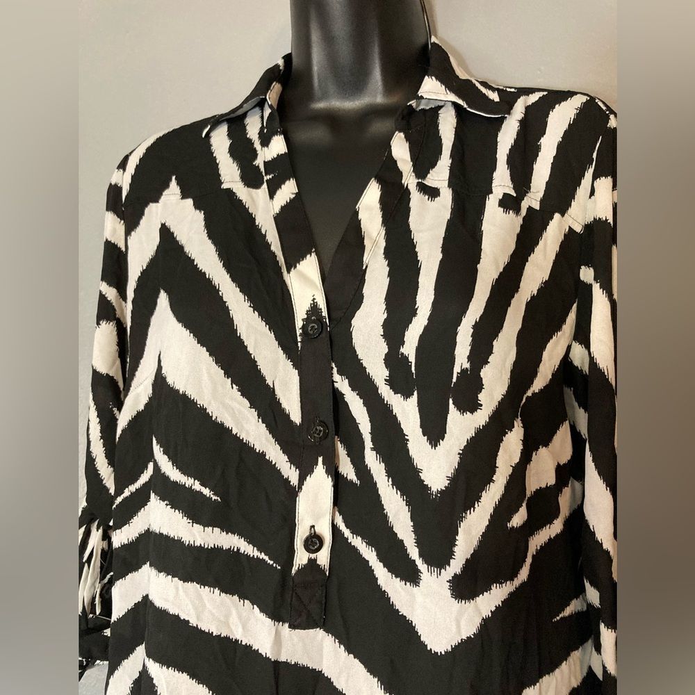 NY&CO Black&white high low semi sheer blouse - Picture 4 of 5